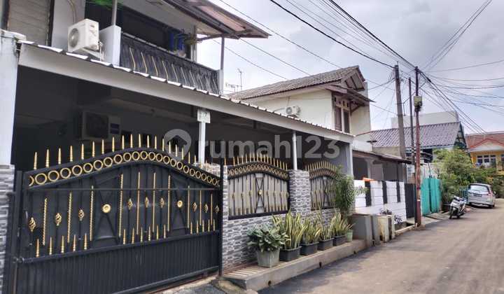 2-Story House, Serene and Comfortable, Strategically Located