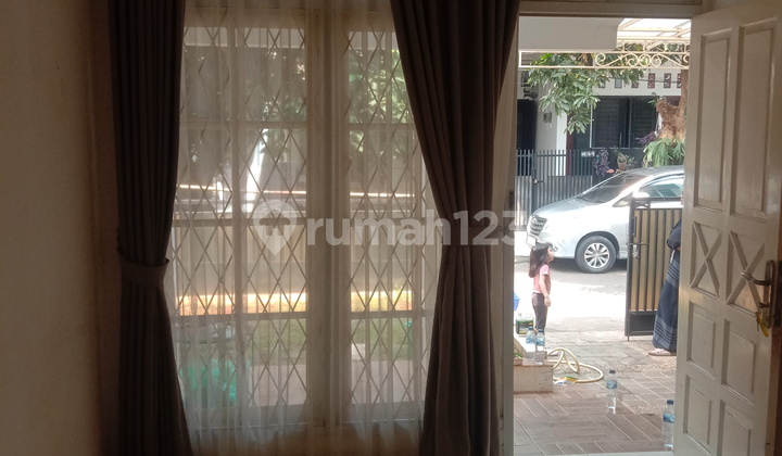 Rumah Rapi Siap Huni Kamar 2+1 Di Bintaro Sektor 9 2