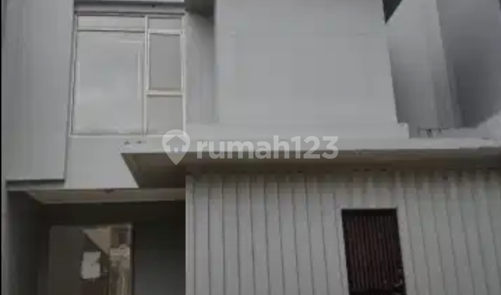 Strategic House in Foresta BSD City