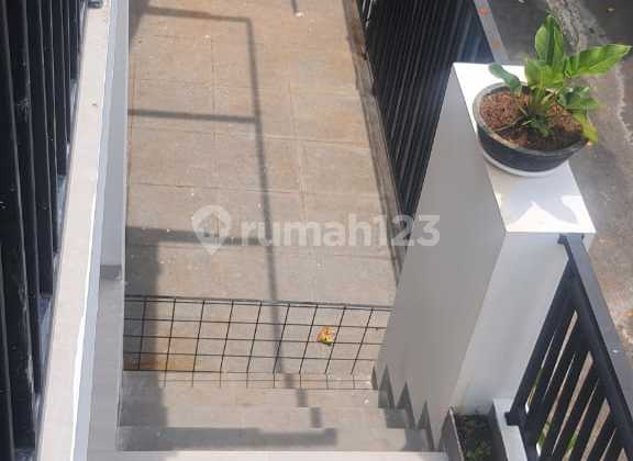 Modern 3-Storey House Near MRT Cipete 2
