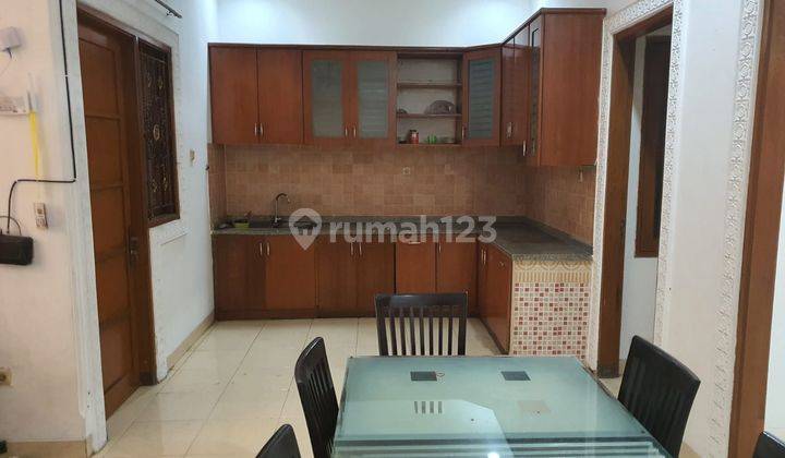 dapur rumah bagus dan luas di
