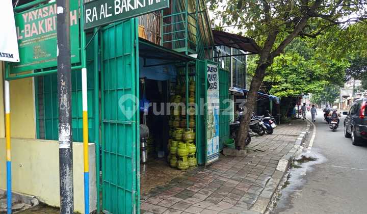 Tempat Usaha Strategis Pinggir Jalan