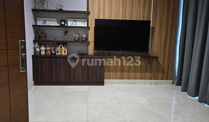 Apartment Luas Full Furnished Di Puri Indah  1