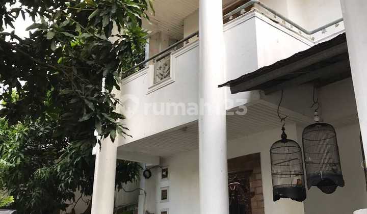 Rumah Luas 2 Lantai Hook Taman Asri Ciledug