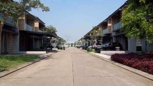 Turun Harga! Rumah Full Furnished di First Stone, Dekat Sms