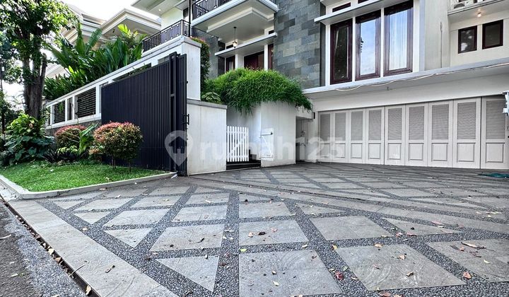 Spacious House Swimming Pool Near Pondok Indah Golf Hill