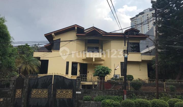Rumah Luas 3 Lantai Kolam Renang Simprug Jaksel