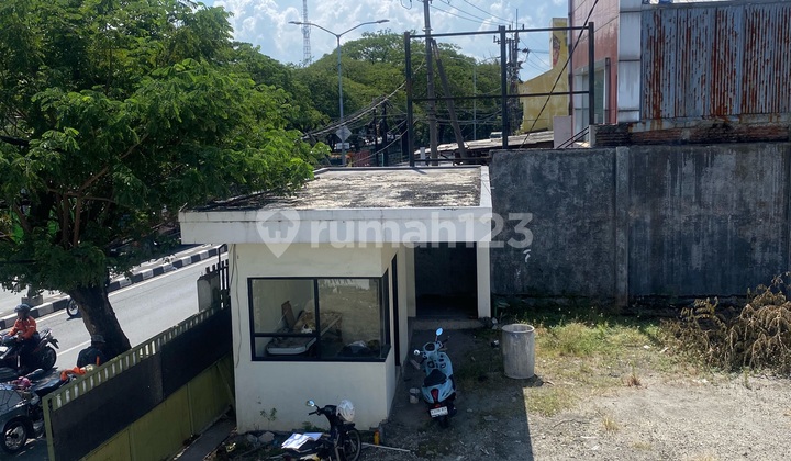 4-Storey Shop House at Prime Location on Main Business Road 4-Storey Shop House at Prime Location on Main Business Road