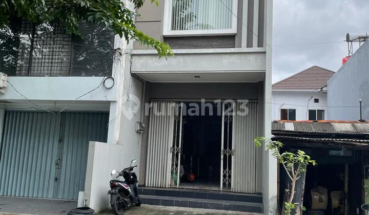 For Rent Shop House on Middle Ligu Street Semarang 1