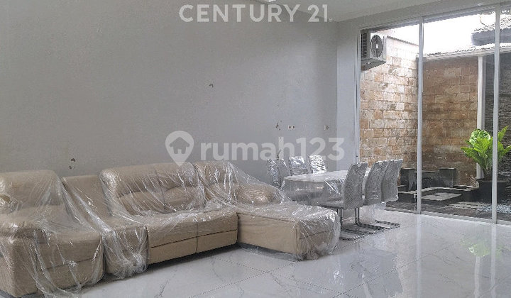 House and Business Space in Sultan Agung, Semarang House and Business Space in Sultan Agung, Semarang