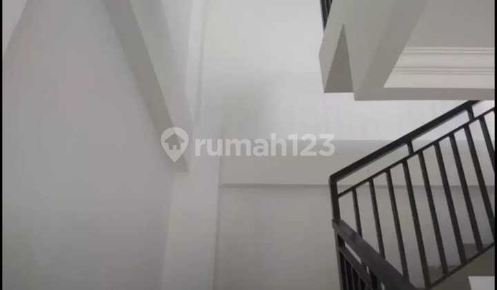 Dijual Cepat Ruko Baru 3 Lantai Kembangan 4