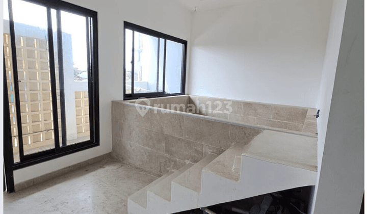 Rumah Mewah 4 Lantai Di Meruya Utara Jakarta Barat 1