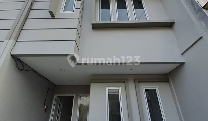 Rumah Super Bagus Meruya Utara  Siap Huni