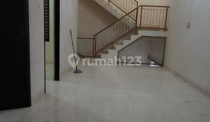 Rumah Kemanggisan Rapi dan Siap Huni, cocok untuk tinggal / usaha