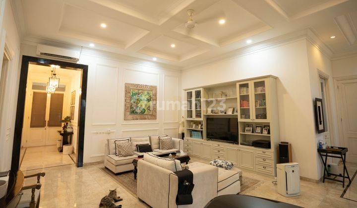 Rumah Elegant Furnished Kemang Dalam, Lokasi Strategis 2