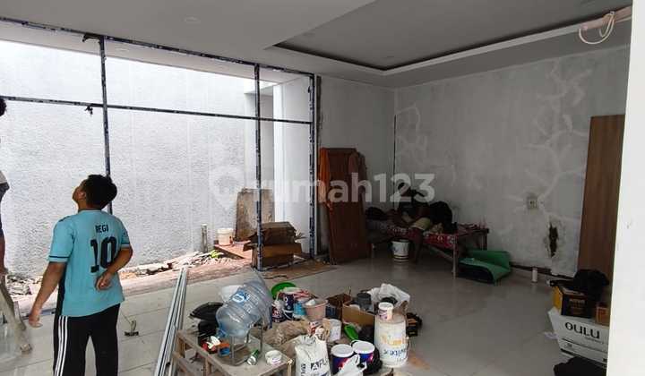 Rumah Brand New Taman Aries, Layout Bagus, Row 2 Mobil 2