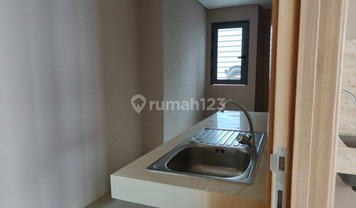 Apartemen Private lift, harga masih terjangkau. Lokasi strategis. 7