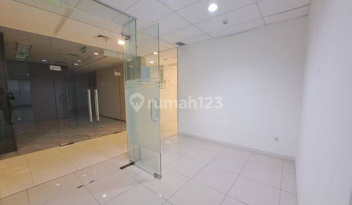 Sewa Murah Kantor 110 M2 di Neo Soho Capital Jakbar, Hrg Nego 5