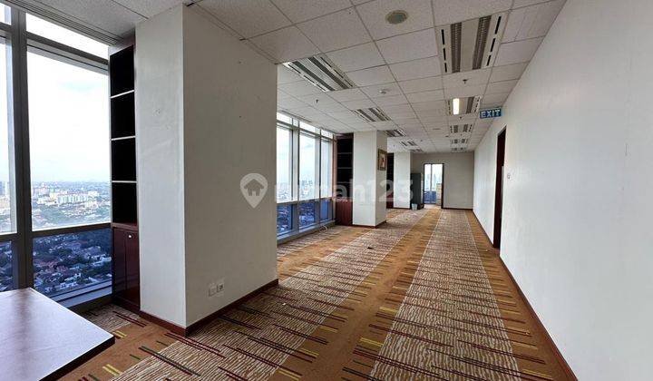 Sewa Kantor 379 M2 Partisi di The Plaza Office Tower, Hrg Nego