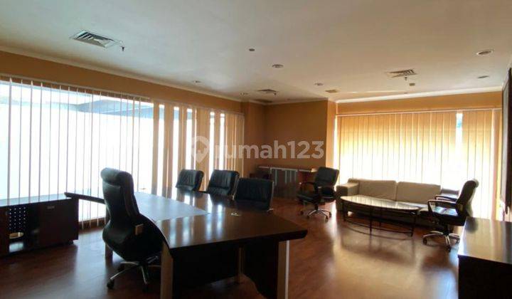 Sewa Murah Kantor 284 M2 Furnish di Menara Anugrah Mega Kuningan 2