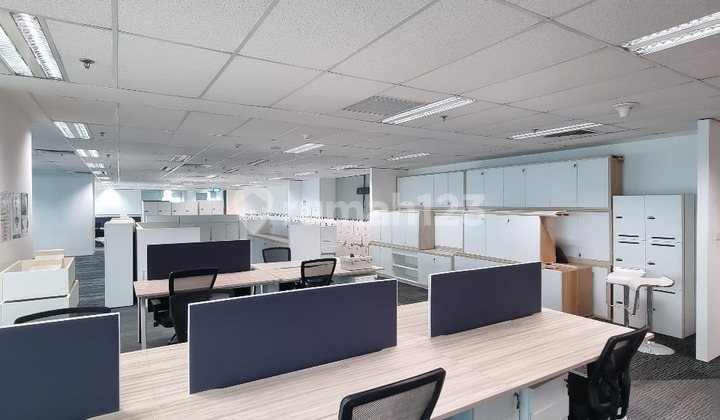 Exclusive Office Rental 1499 M2 Fully Furnished in Wisma 46 Sudirman, Negotiable
