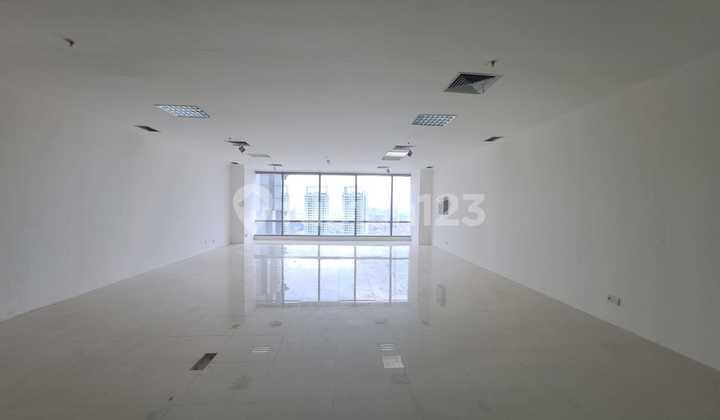 Office for Rent 136 m2 in SOHO Capital Central Park West Jakarta, Furnished Condition