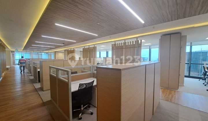 Sewa Kantor Full Furnish 1101 m2 di Treasury Tower District 8 SCBD