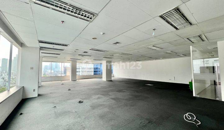 Sewa Kantor 218 M2 Kondisi Bare di Mega Plaza Rasuna Said Kuningan