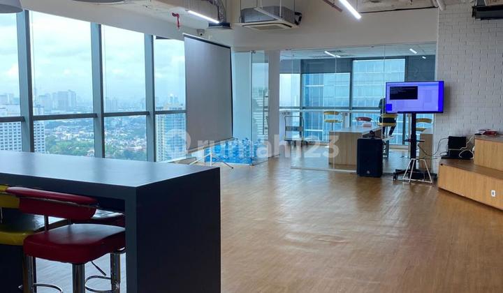 Office for Rent Ready to Occupy 731 m2 at UOB Plaza Thamrin, Price Negotiable.