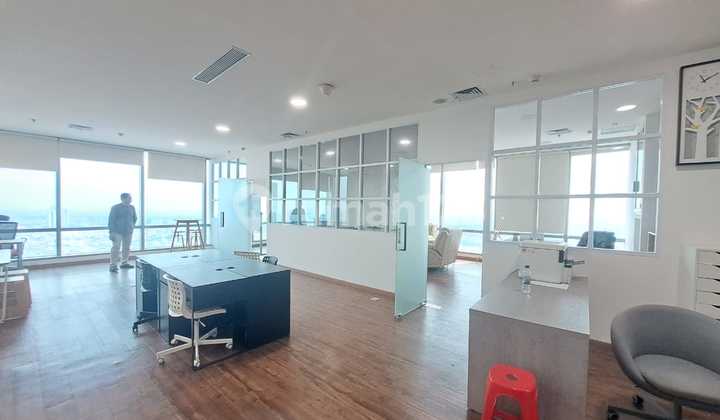 Semi-Furnished 142 m2 Office Space for Rent at SOHO Capital Central Park