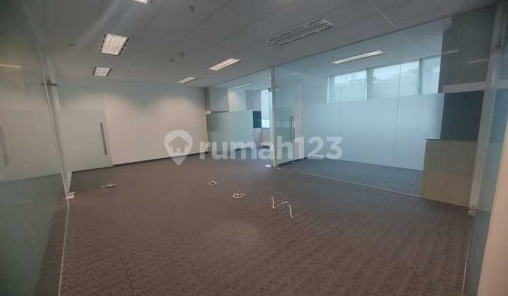 Sewa Kantor Sdh Ada Partisi Luas 156 m2 di Menara Palma Kuningan Sewa Kantor Sdh Ada Partisi Luas 156 m2 di Menara Palma Kuningan
