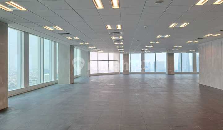 Sewa Kantor Kondisi Bare 900 m2 di Sequis Tower SCBD, Lokasi Eksklusif