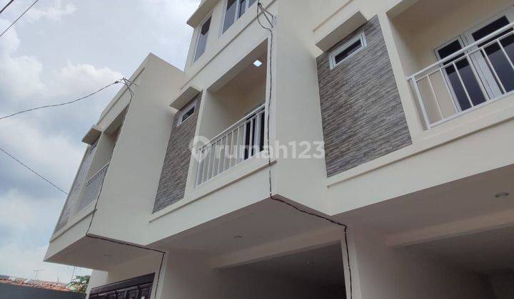 Dijual Rumah 3 Lantai di Jl. Percetakan Negara Jakarta Pusat 1