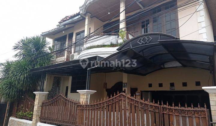 Di jual rumah 2 lantai siap huni di kalisari jakarta-timur  1