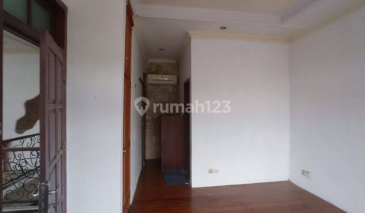 Di jual rumah 2 lantai siap huni di kalisari jakarta-timur  4