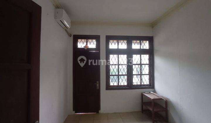 Di jual rumah 2 lantai siap huni di kalisari jakarta-timur  8