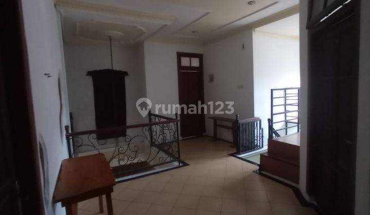 Di jual rumah 2 lantai siap huni di kalisari jakarta-timur  12