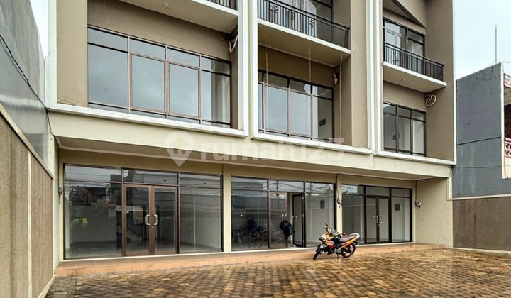 Ruko Brand New 3 Unit bisa Gandeng di Jatinegara