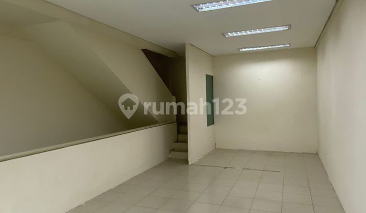 Ruko Plaza 5, Pondok Indah. Jakarta Selatan Luas Tanah 84 M² Luas Bangunan 290 M² Bangunan 4 Lantai Listrik 6600 Watt Lokasi Strategis Harga 11 Milyar Nego Ruko Plaza 5, Pondok Indah. Jakarta Selatan Luas Tanah 84 M² Luas Bangunan 290 M² Bangunan 4 Lantai Listrik 6600 Watt Lokasi Strategis Harga 11 Milyar Nego