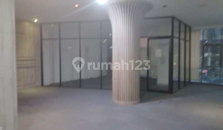 Ruko Kelapa Gading Boulevard Raya Luas Tanah 200 M² ( 10x20 )luas Bangunan 680 M²bangunan 4,5 Lantai Hadap Utara Kamar Mandi 4 Listrik 56.000 Watt Surat Shm Air Pam Harga Sewa 475jt/thn Minimal Sewa 3thn Harga Jual 15m Nego