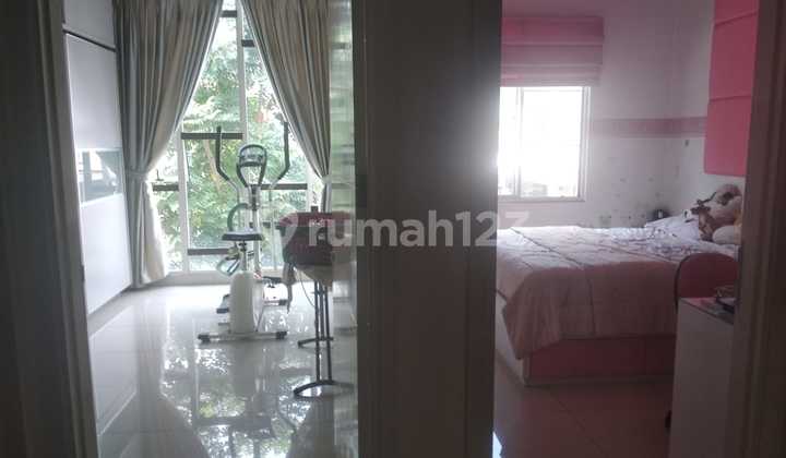 Rumah Cluster Amerika, Green Lake City. Harga 2,4 Milyar Full Furnished. Renovasi Dan Nego Sampai jadi. Hadap Timur 5