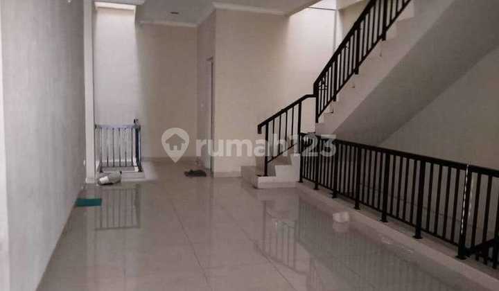 Ruko Cordoba, Green Lake City. Jakarta Barat. JARANG ADA RUKO GANDENG. Harga 9,2 Milyar Nego 7