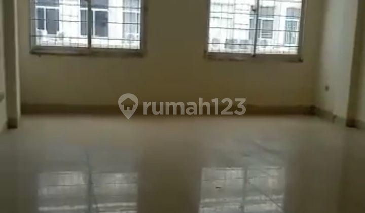 Ruko Crown Hadap Dalam, Green Lake City. Jakarta Barat. Harga Termurah  Di Green Lake City. 3,2 Milyar Nego Tipis. 1