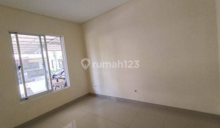 di Cluster Amerika Latin, Rumah Sudah Di Cat Ulang Dan Kanopi Belakang Dan Dpet Ac 2 unit. Harga 2,5 Milyar Nett.  Green Lake City. Jakarta Barat 2