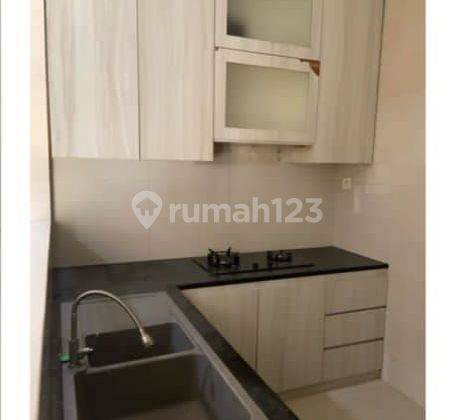 Rumah 2 Lantai Furnished SHM di Green Lake City, Jakarta Barat 2