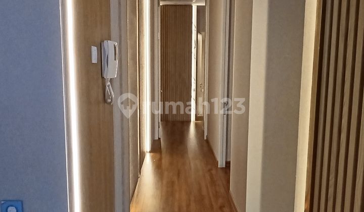 Verde East Tower Apartment Strategic Location in Karet, South Jakarta 3+1 Bedrooms 3+1 Bathrooms Menteng & Sudirman View Free Parking 1 Lot Price 5.5 Billion Negotiable 2