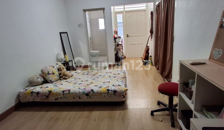 Rumah Metland Puri Luas Tanah 160m2 Luas Bangunan 100m2 Bangunan 2 Lantai 3 Kmr Tdr 3 Kmr Mnd Air Pam Surat Shm Listrik 4400 Watt Semi Furnish Harga 2,85 Milyar Nego 2