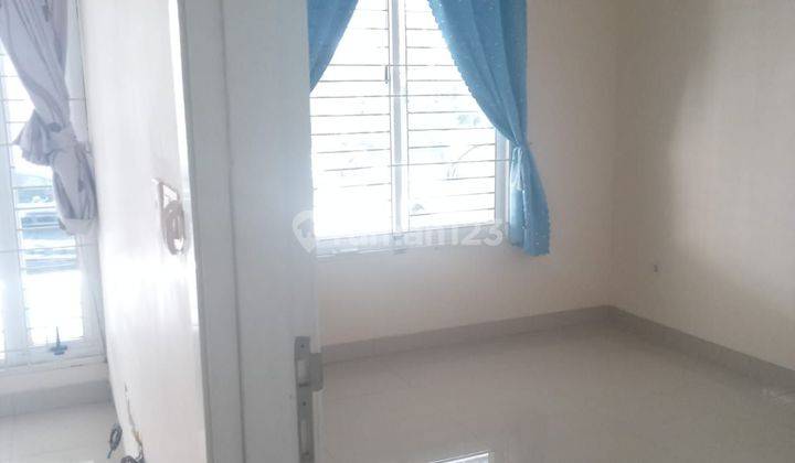 Rumah Dijual Green Lake City 
cluster Amerika Latin 
uk 6x18
kmr Tidur 4+1
kmr Mandi 3+1
pln 4400
pam 
hadap Utara. Unit Sudah Renovasi & Semi Furnish. Harga 3 Milyar Nego  2