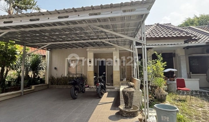 Rumah Di Alam Sutera Lokasi Strategis Lingkungan Asri Dan Adem Luas Tanah 112 M² ( 7x16 )luas Bangunan 80 M²bangunan 1 1/4 Lantai 3+1 Kamar Tidur 2+1 Kamar Mandi Listrik 4400 Watt Hadap Timur Air Pam Furnish Harga 2,5 Milyar Nego