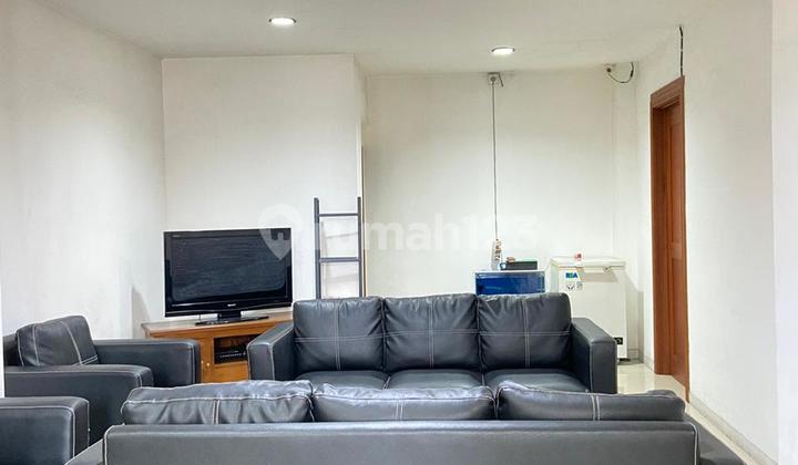 Boarding House in Lippo Karawaci, Tangerang. Land Area 355M². Building Area 860M². 4 Floors Building Height and 26 Boarding Rooms + Ensuite Bathrooms. Price 7.4 Billion Negotiable 2